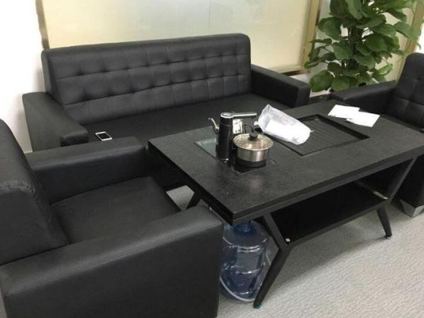 低价出售9成新敞开式办公卡位屏风隔断办公桌椅提供办公桌椅