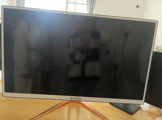 工作室不干了，显示器低价出售，产品可上门自提