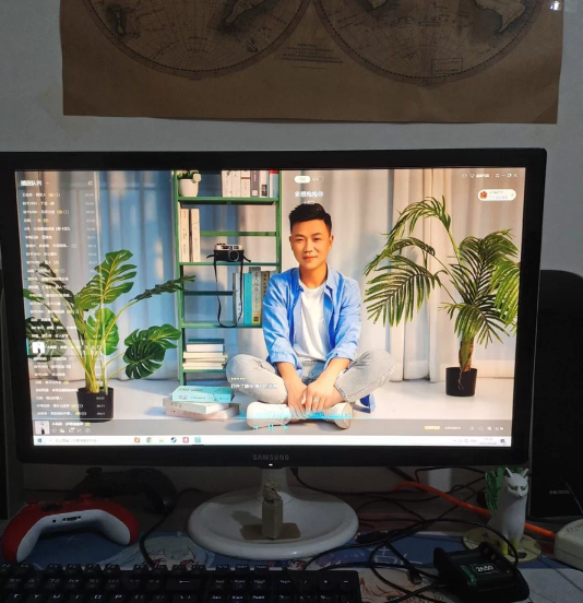 3年前在实体店购买的三星电脑显示屏，功能都正常的，上门自提