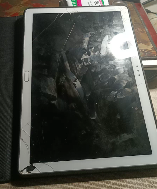 华为平板5   10.1英寸  售出不退不换！屏幕坏，但不影响使用！